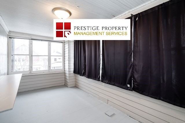 5832 W Walker St - Photo 4 of 10