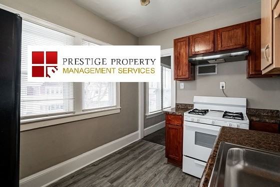 5832 W Walker St - Photo 3 of 10