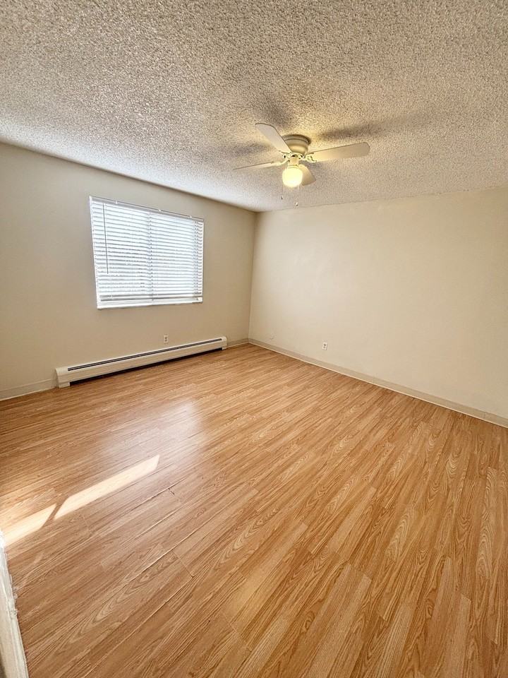 Saint Clair Apartments - Photo 3 of 21