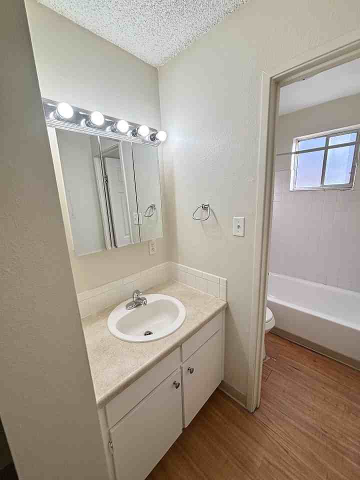 Saint Clair Apartments - Photo 7 of 21