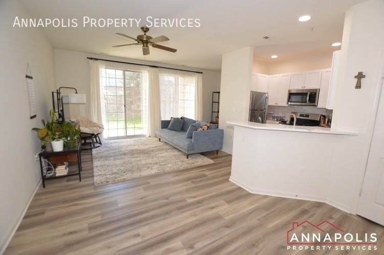 504 Mathias Hammond Way #101 - Photo 2 of 32