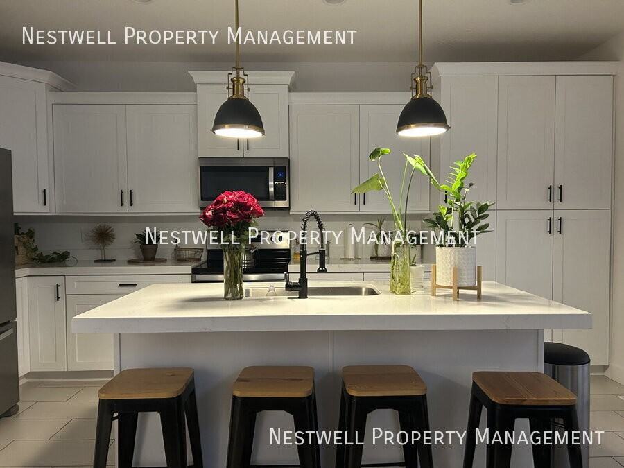 4492 S Parkbury Way - Photo 3 of 12