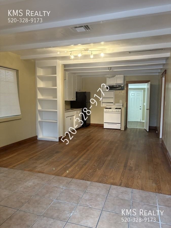 3235 N Flanwill Blvd - Photo 2 of 14