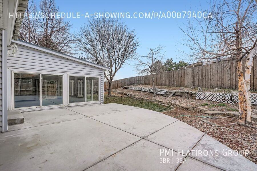 8353 Dudley Ct - Photo 4 of 29