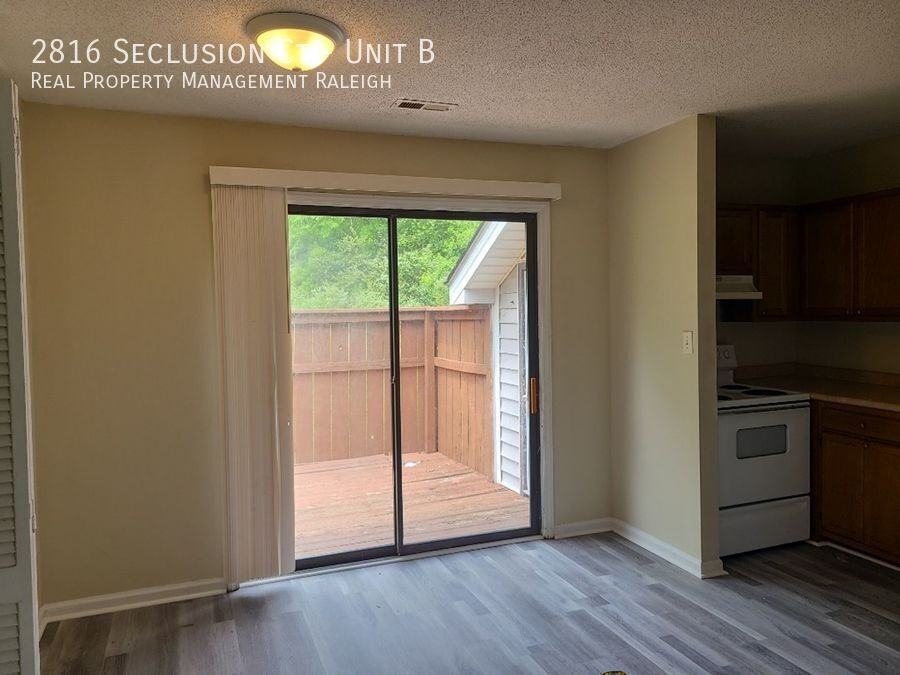 2816 Seclusion Ct #B - Photo 5 of 7