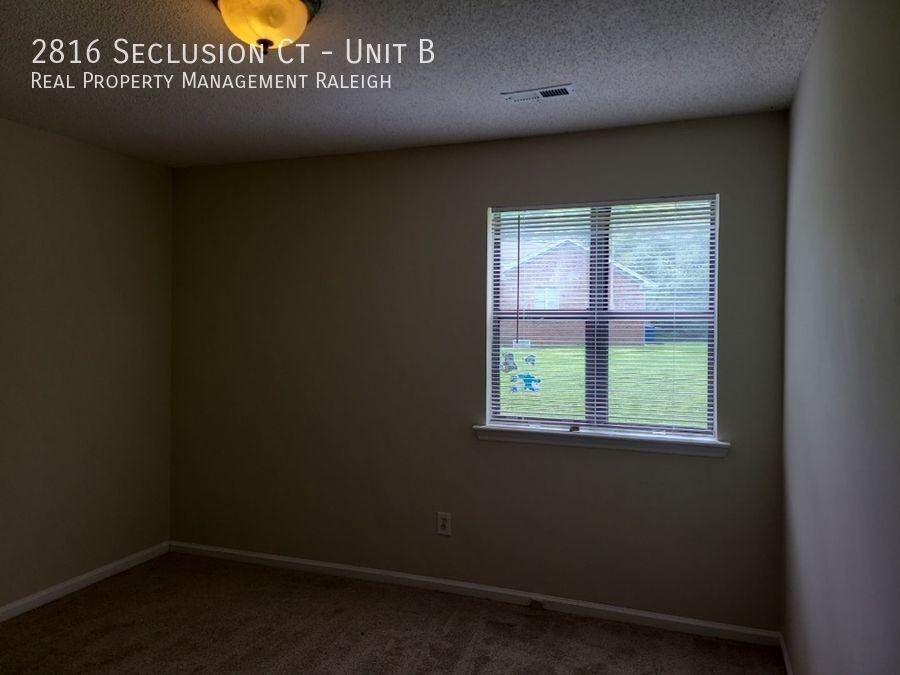 2816 Seclusion Ct #B - Photo 6 of 7