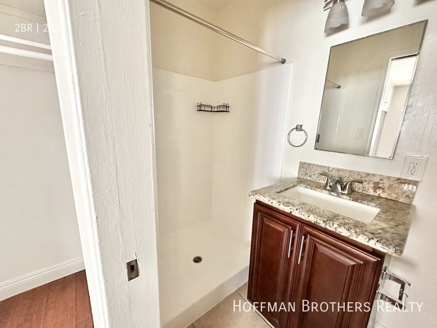 6025 Whitsett Ave #12 - Photo 6 of 8