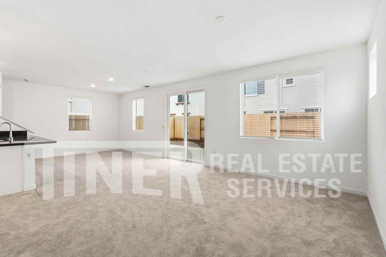 7704 Deer Mouse Way - Photo 3 of 25