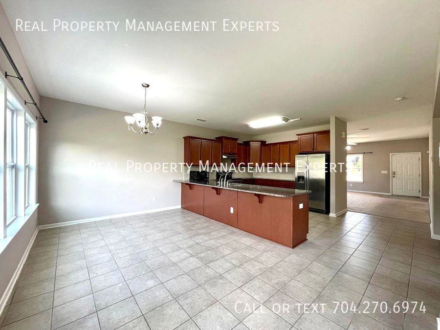 2309 Marthas Ridge Dr - Photo 5 of 18