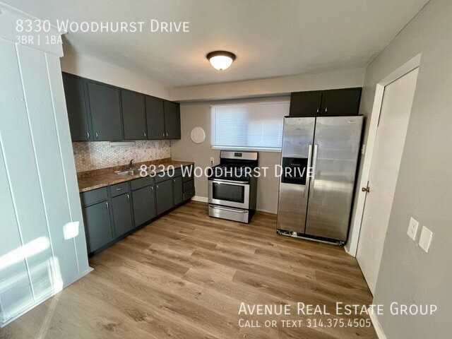 8330 Woodhurst Dr - Photo 3 of 8