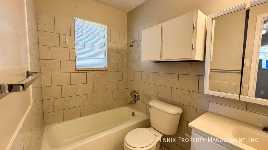 4825 53rd St - Photo 6 of 19