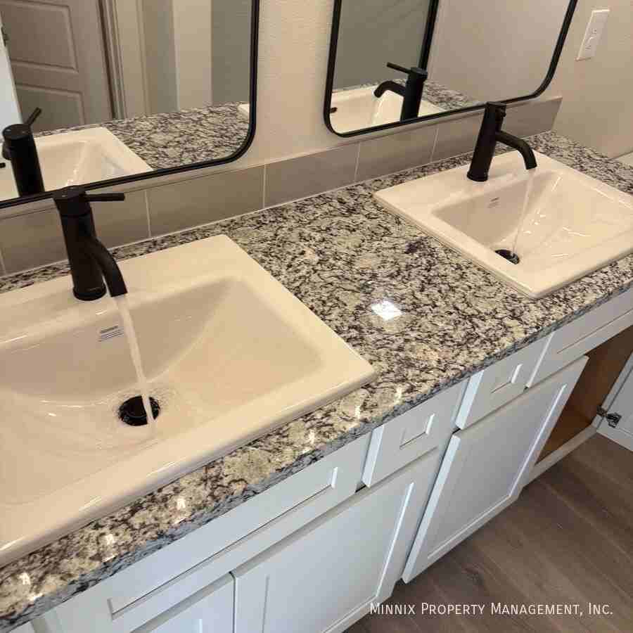 7011 14th St - Photo 3 of 6