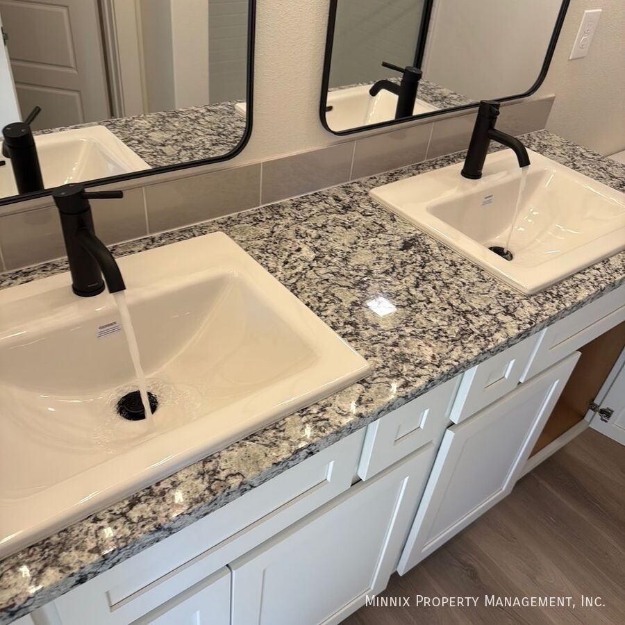 7213 7th St - Photo 3 of 5