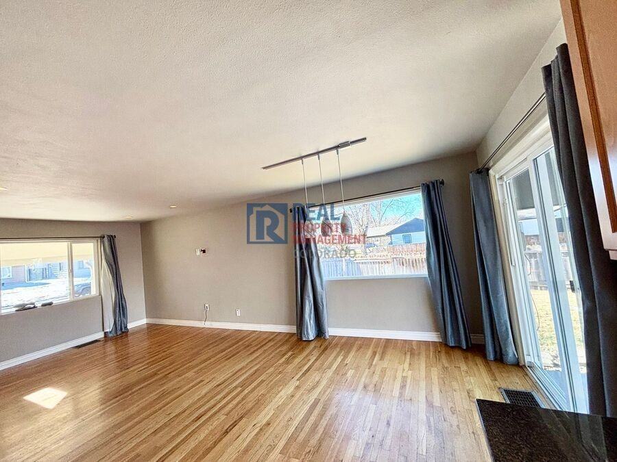 5301 Highline Pl - Photo 3 of 13