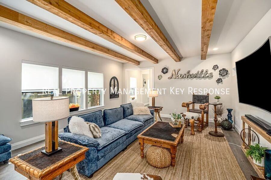 2307A Burns St - Photo 3 of 27