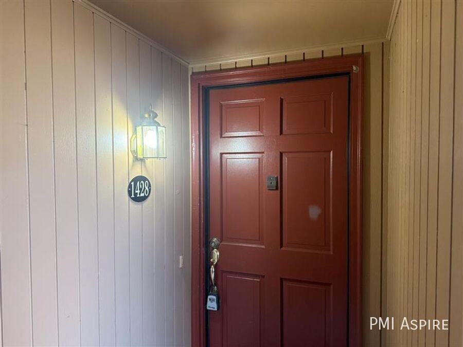 1410 E 16th St #1428 - Photo 2 of 16