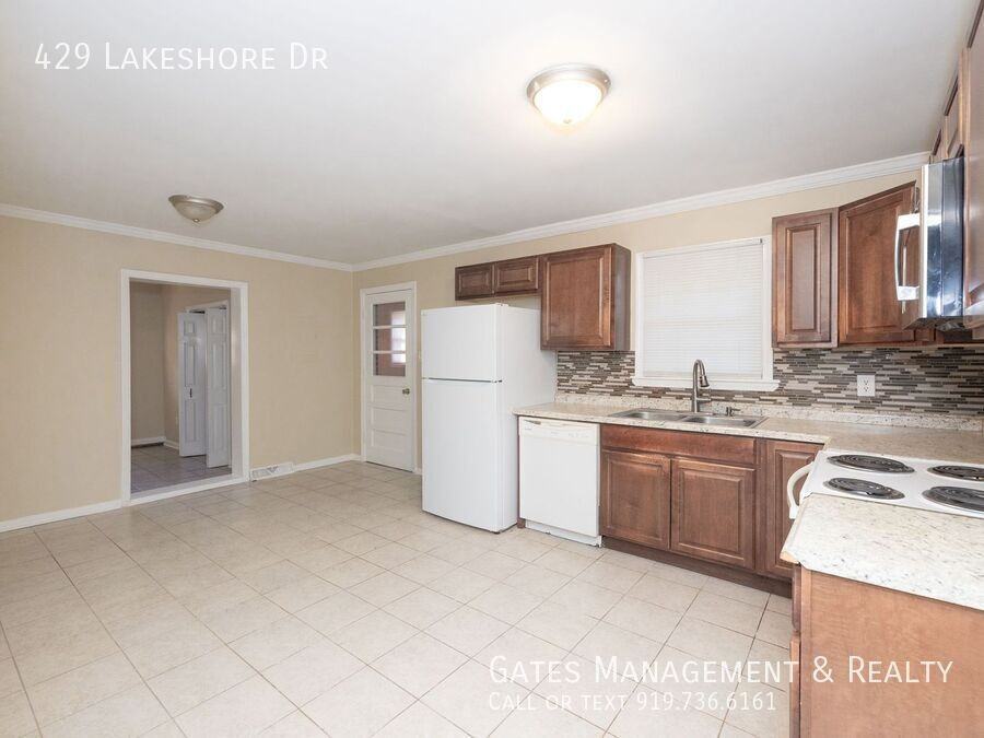 429 Lakeshore Dr - Photo 6 of 31