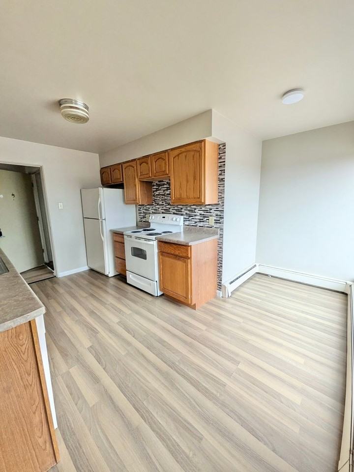 108 Arthur St #9 - Photo 7 of 38