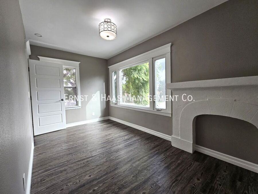 755 Elm Ave - Photo 5 of 13