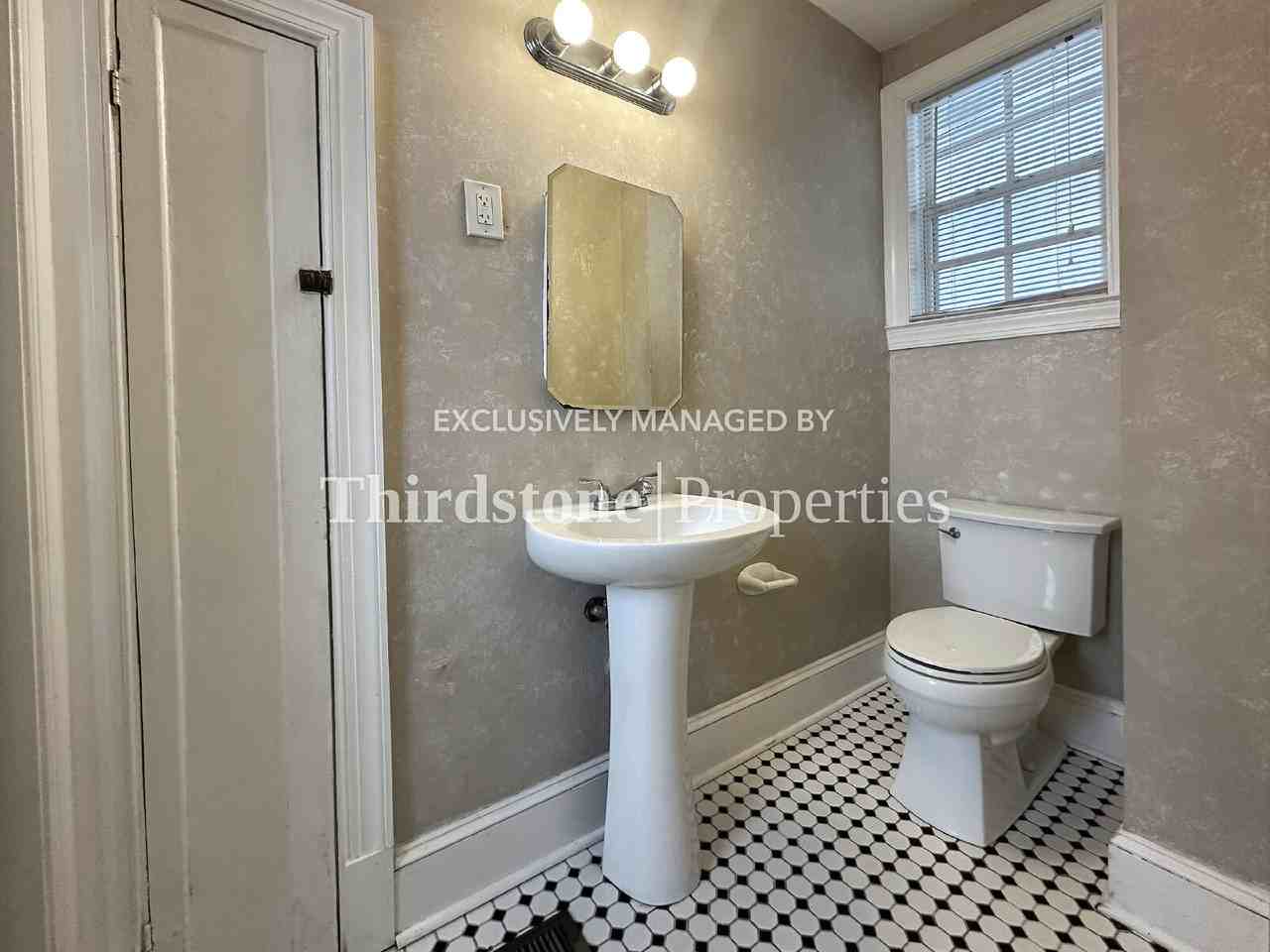 2667 Forbes St #2 - Photo 5 of 12