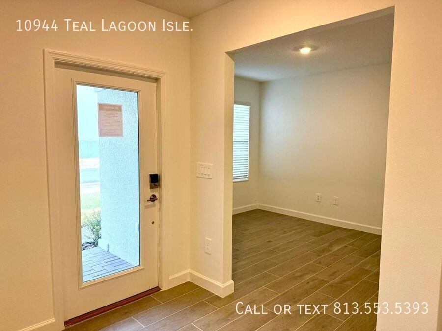 10944 Teal Lagoon Isle - Photo 3 of 34