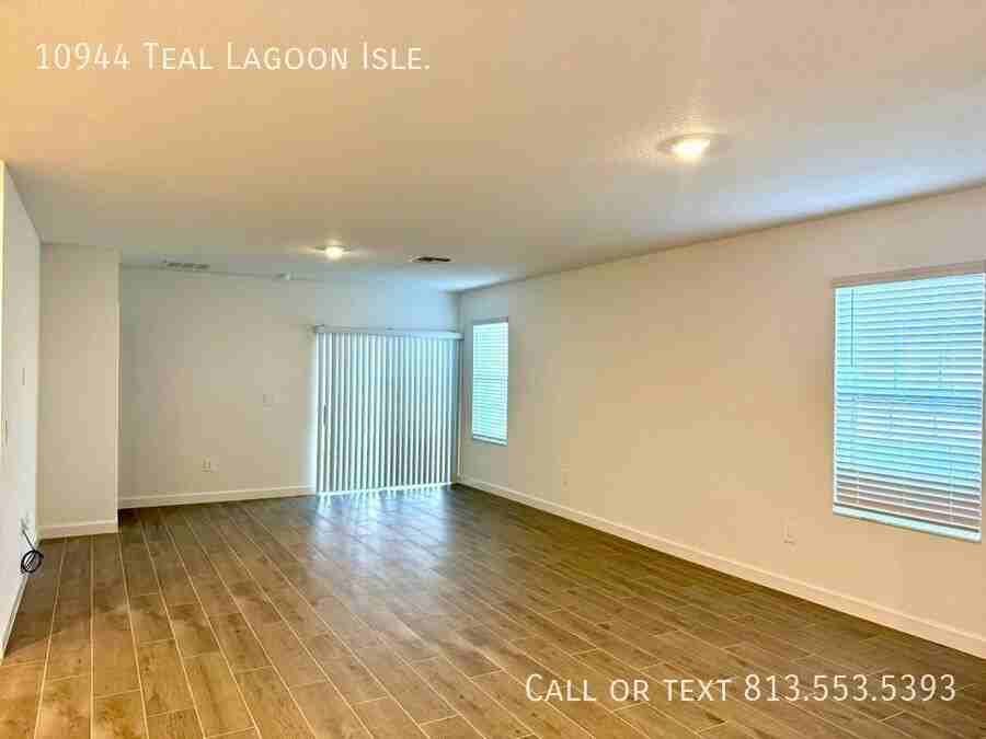 10944 Teal Lagoon Isle - Photo 7 of 34