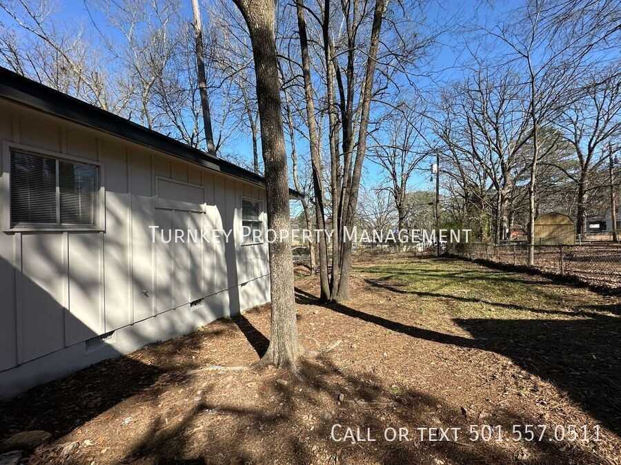 21 Windsor Dr - Photo 5 of 22