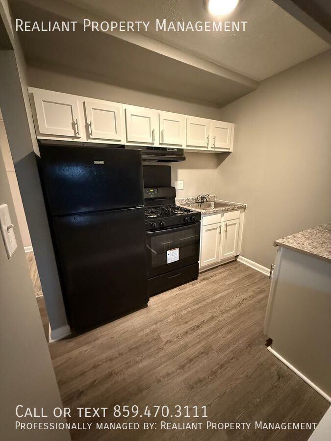 2082 Fairmont Ct #2 - Photo 5 of 6