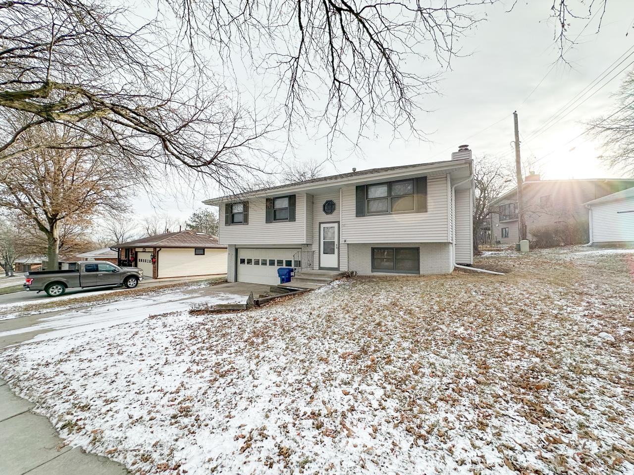 3930 Belridge Dr - Photo 4 of 29