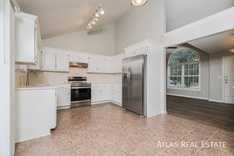 8608 Ne 111th St - Photo 5 of 28