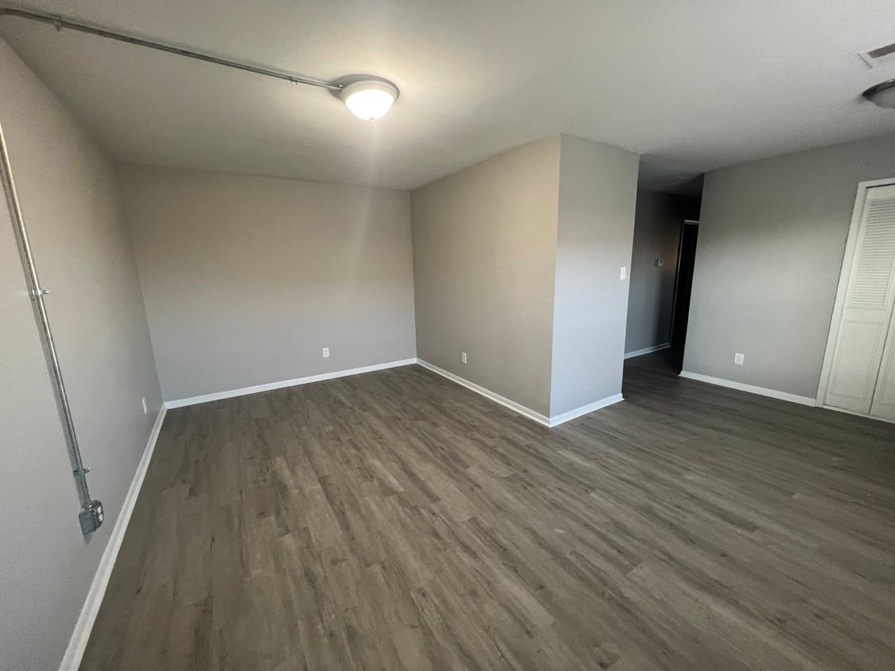 2343 Harrodsburg Rd #8 - Photo 2 of 6