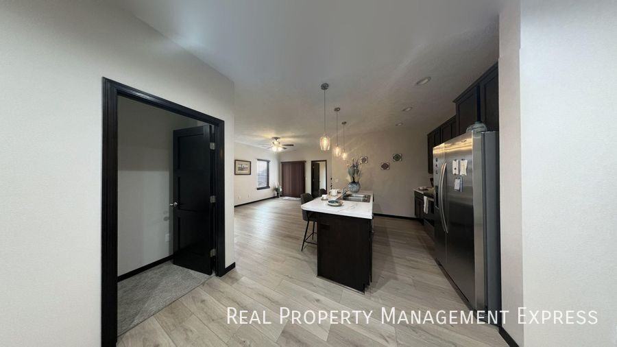 9450 W Dolores Dr - Photo 2 of 20