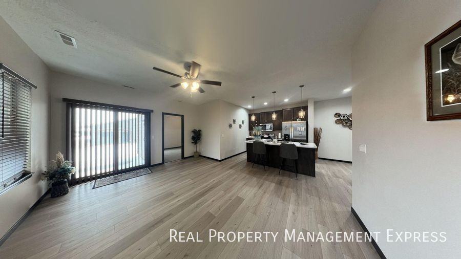 9450 W Dolores Dr - Photo 4 of 20