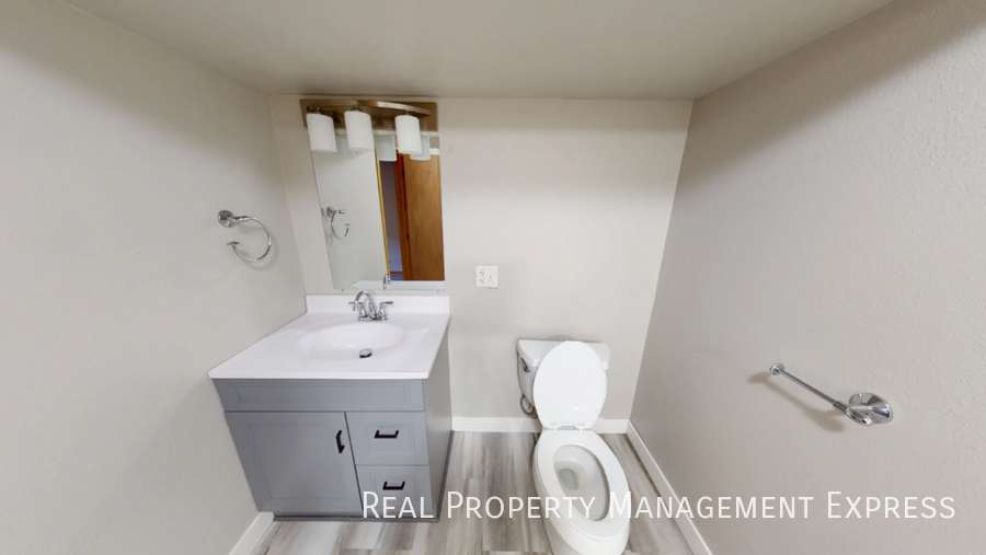 1013 S Sherman Ave #C - Photo 6 of 7