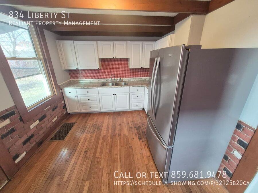 834 Liberty St - Photo 5 of 16