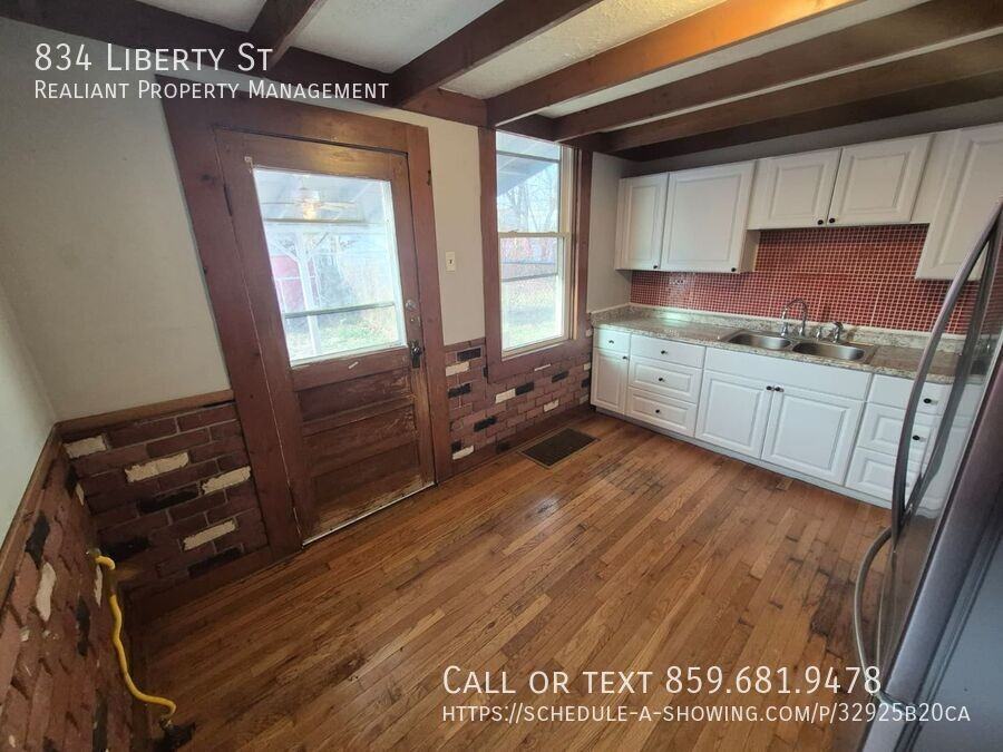 834 Liberty St - Photo 6 of 16