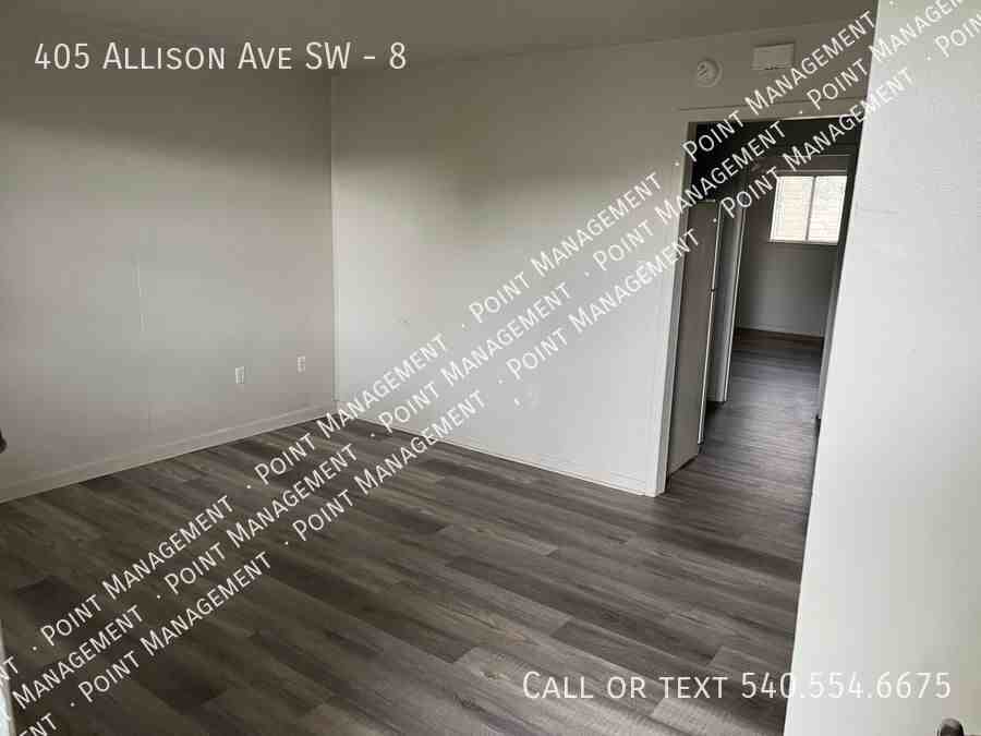 405 Allison Ave Sw #8 - Photo 2 of 7