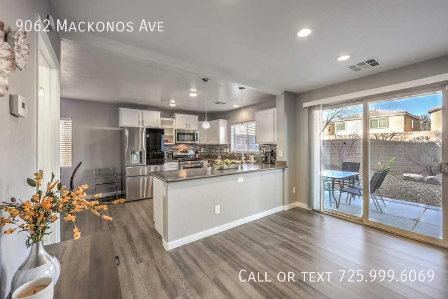 9062 Mackanos Ave - Photo 6 of 26