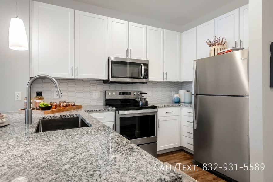 15500 Middlebrook Dr - Photo 2 of 20