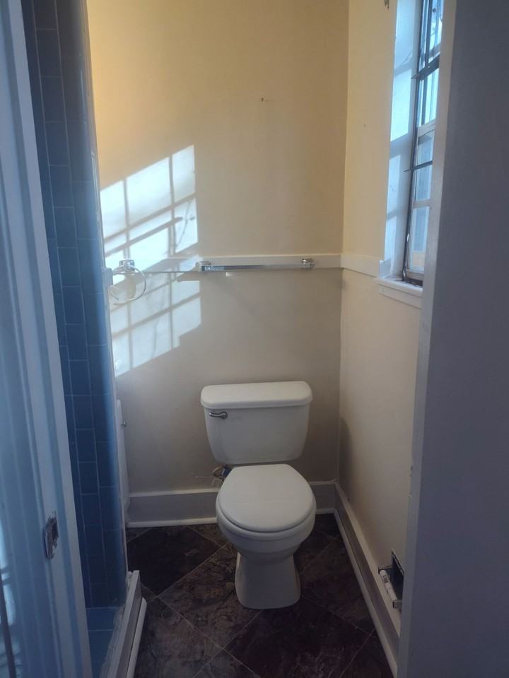 665 Heather Ln - Photo 7 of 14