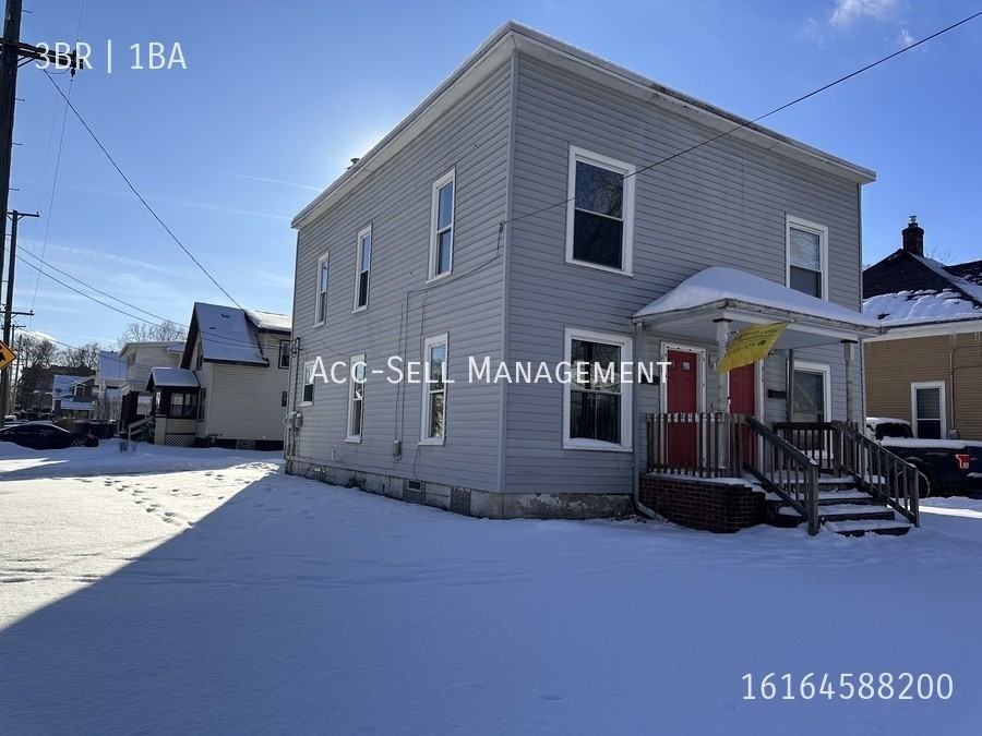 956 Adams St Se - Photo 2 of 14