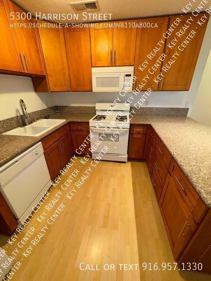 5300 Harrison St - Photo 3 of 16