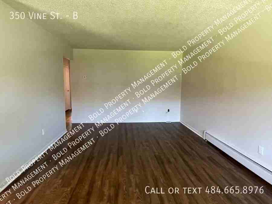 350 Vine St #B - Photo 4 of 10