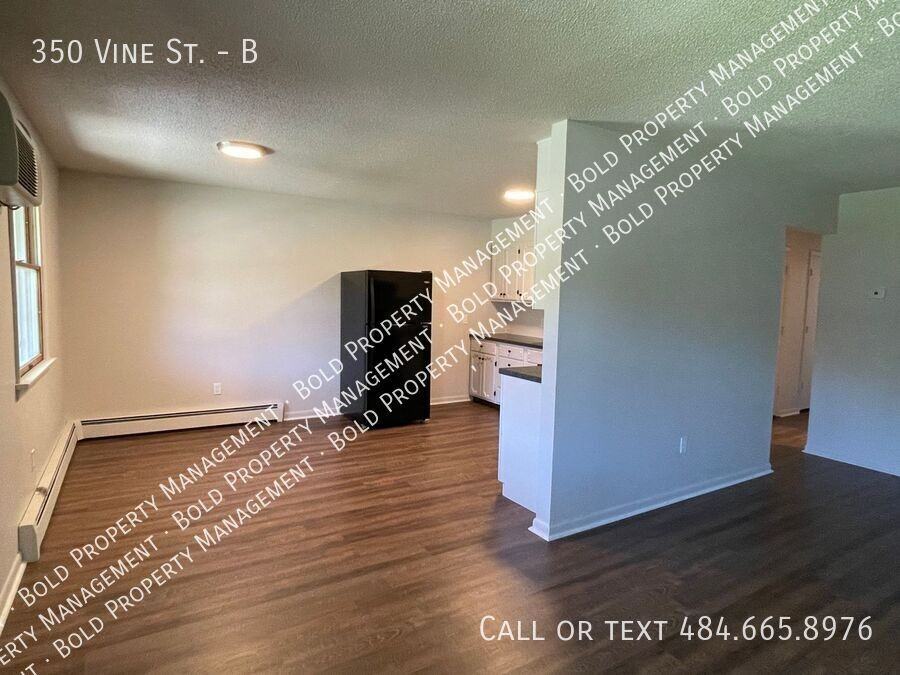 350 Vine St #B - Photo 5 of 10