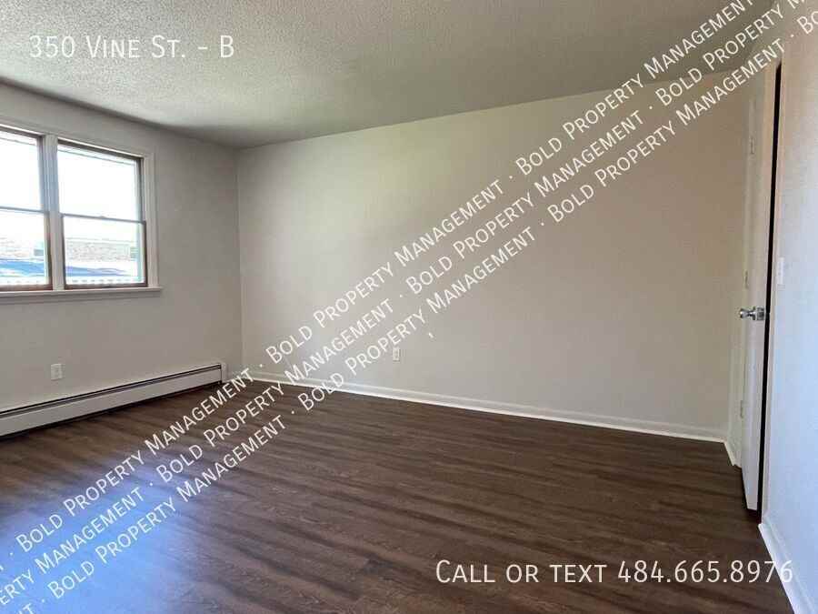 350 Vine St #B - Photo 7 of 10