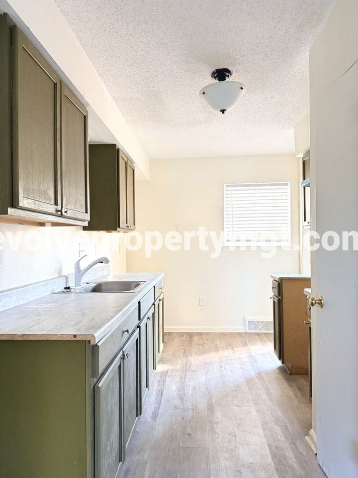 3886 Camelia Cv - Photo 7 of 21