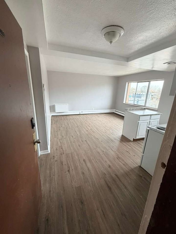 15112 Euclid Avenue, Unit 102 - Photo 6 of 9