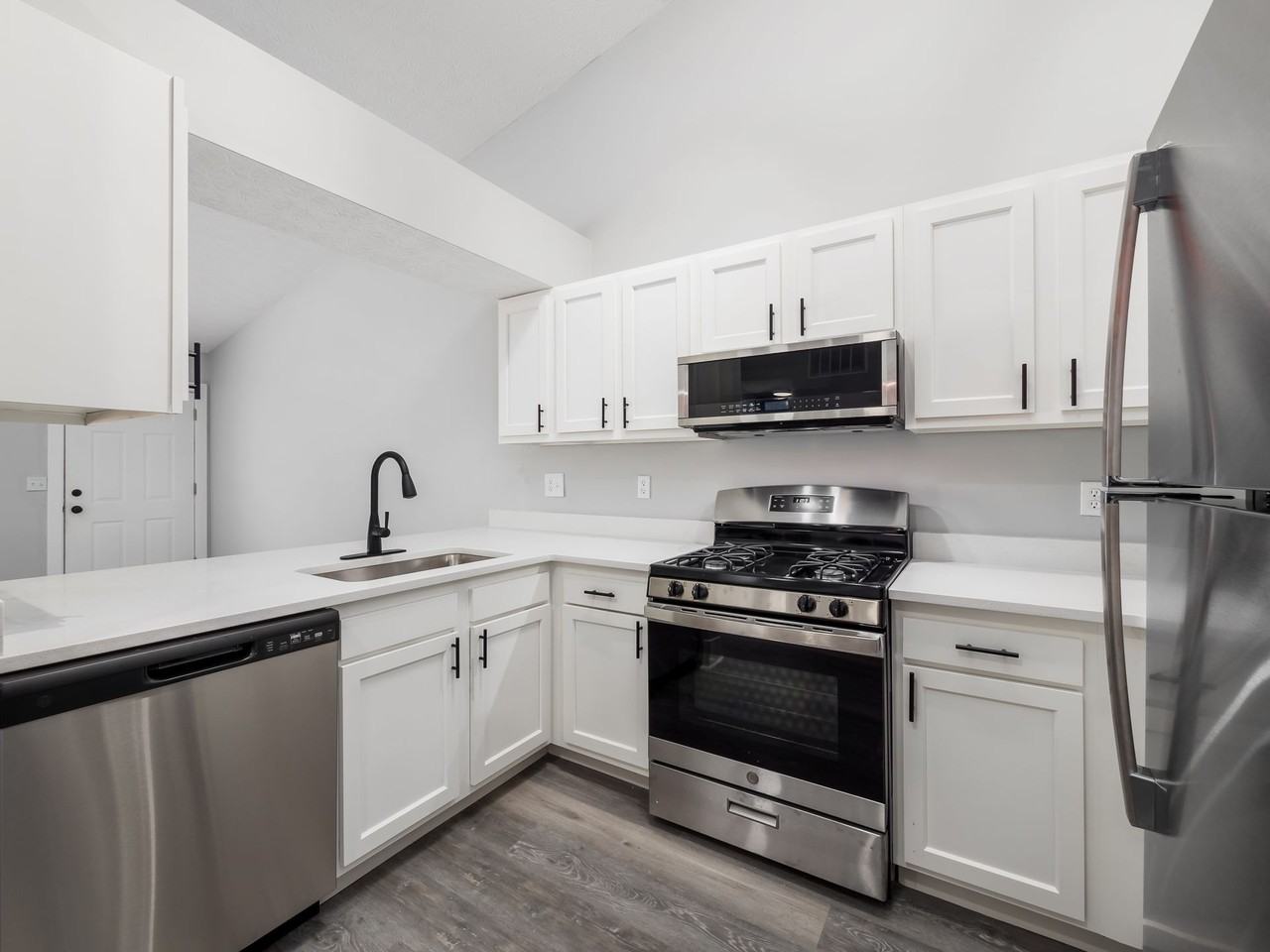 Parkmead Apartments - Photo 4 of 46