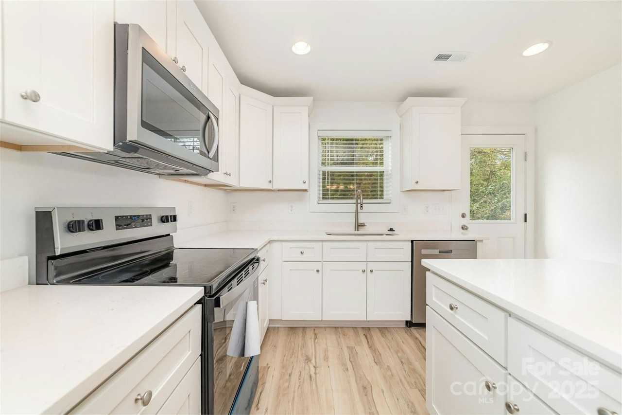 213 Rosemont Ave - Photo 5 of 12