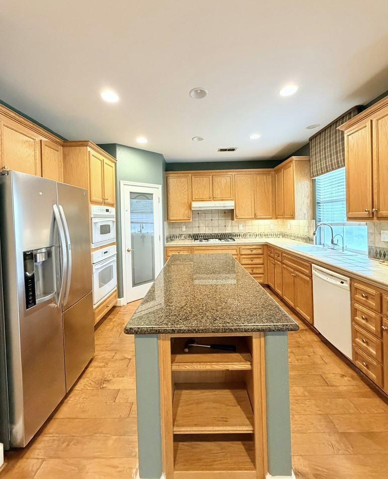 1680 Whispering Wind Drive - Photo 5 of 26